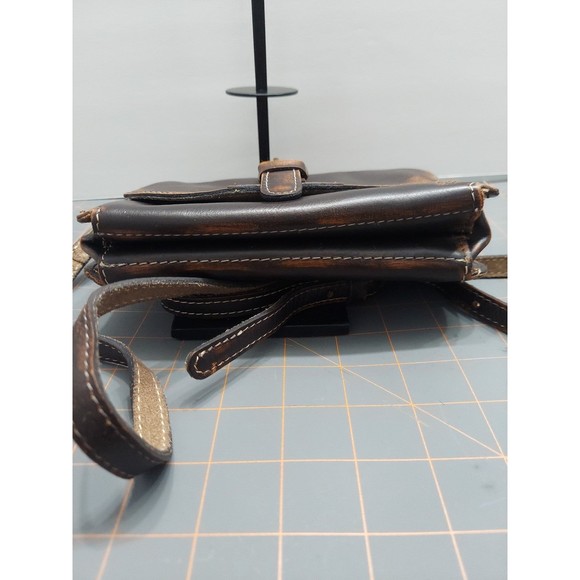 Patricia Nash Women's Leather Distressed Crossbody Bag - Picture 4 of 16